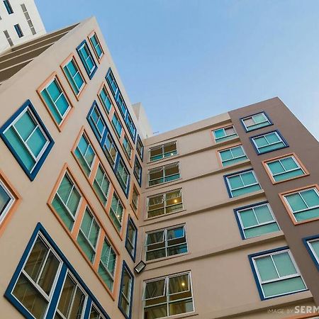Right Place Sathorn Bangkok Ngoại thất bức ảnh